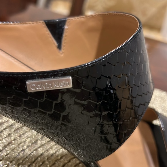 Calvin Klein - Picture 7 of 8